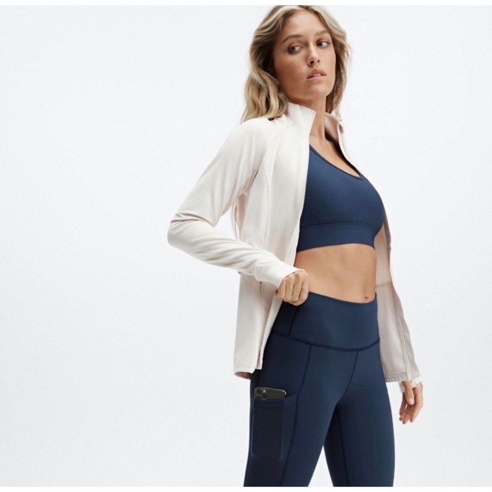 NWT Fabletics Trinity Performance Jacket Cream Full Zip Athleisure Size XL - Picture 2 of 9